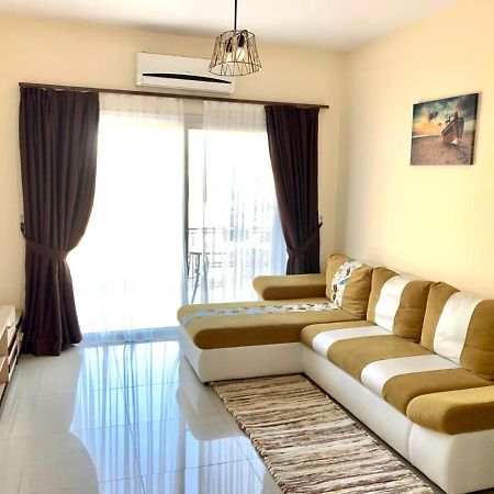 Amazing Two-Bedroom Apartment In Residence Lukomorye D1 With Private Garden Karavas  Bagian luar foto