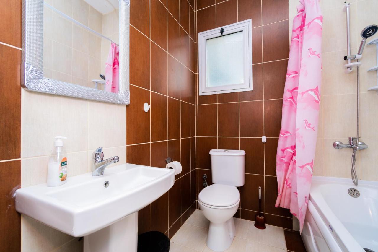 Amazing Two-Bedroom Apartment In Residence Lukomorye D1 With Private Garden Karavas  Bagian luar foto