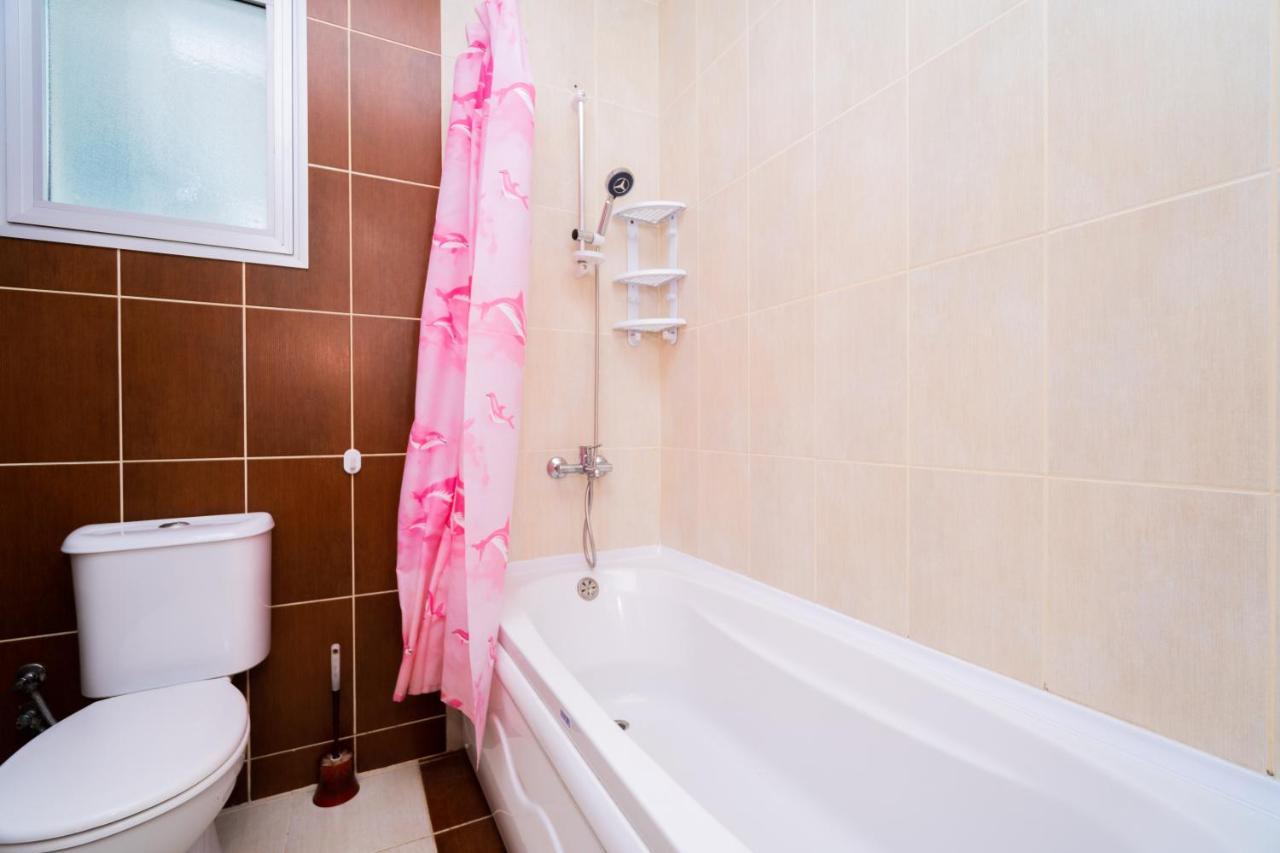 Amazing Two-Bedroom Apartment In Residence Lukomorye D1 With Private Garden Karavas  Bagian luar foto